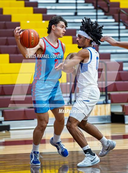 Thumbnail 2 in Dickinson vs. Pearce (McDonald's Texas Invitational) photogallery.