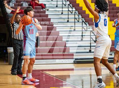 Thumbnail 2 in Dickinson vs. Pearce (McDonald's Texas Invitational) photogallery.