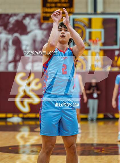 Thumbnail 2 in Dickinson vs. Pearce (McDonald's Texas Invitational) photogallery.