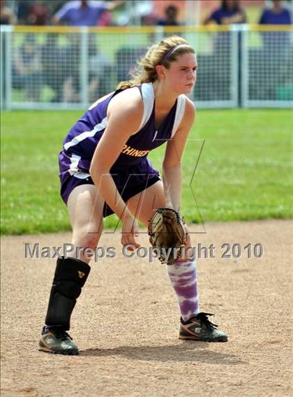 Thumbnail 2 in Rhinebeck vs Hoosick Falls (NYSPHSAA Class C Final) photogallery.