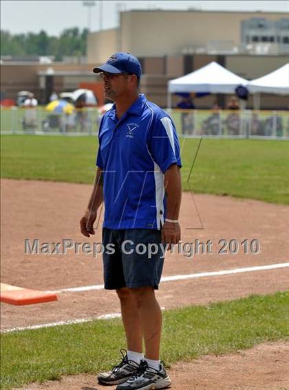 Thumbnail 2 in Rhinebeck vs Hoosick Falls (NYSPHSAA Class C Final) photogallery.