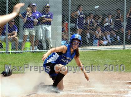 Thumbnail 1 in Rhinebeck vs Hoosick Falls (NYSPHSAA Class C Final) photogallery.
