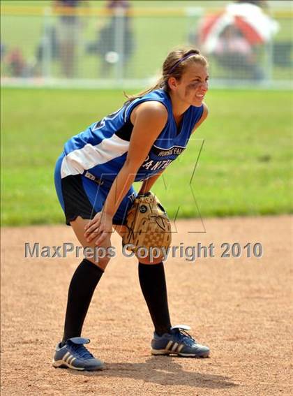 Thumbnail 3 in Rhinebeck vs Hoosick Falls (NYSPHSAA Class C Final) photogallery.