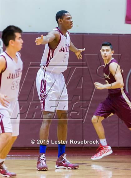 Thumbnail 2 in Los Fresnos vs. St. Anthony photogallery.