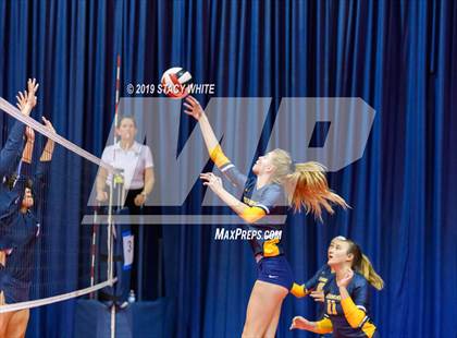 Thumbnail 3 in Steinbrenner vs. Out-of-Door Academy (Circus City Invitational) photogallery.