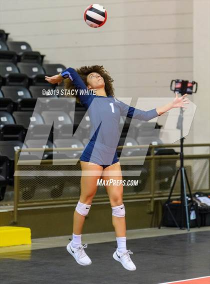 Thumbnail 2 in Steinbrenner vs. Out-of-Door Academy (Circus City Invitational) photogallery.