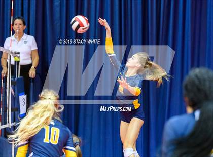 Thumbnail 2 in Steinbrenner vs. Out-of-Door Academy (Circus City Invitational) photogallery.