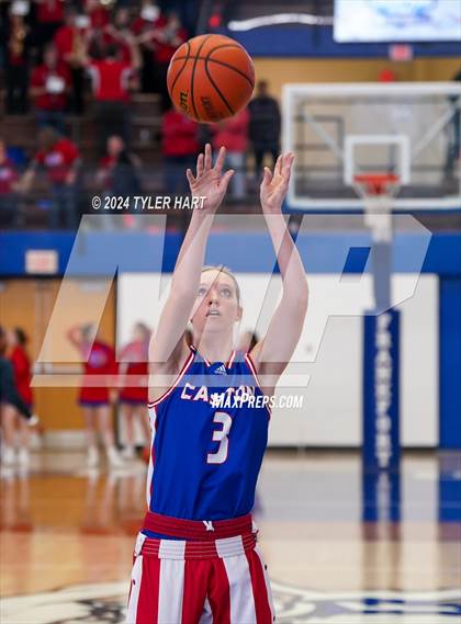 Thumbnail 3 in Caston vs. Marquette Catholic (IHSAA 1A Semi-State 7) photogallery.