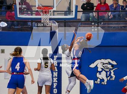 Thumbnail 1 in Caston vs. Marquette Catholic (IHSAA 1A Semi-State 7) photogallery.