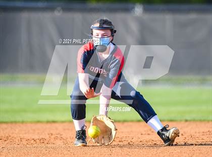 Thumbnail 2 in Woodson @ Madison photogallery.