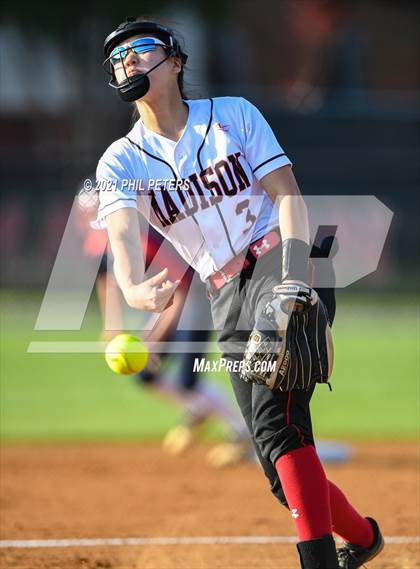 Thumbnail 1 in Woodson @ Madison photogallery.