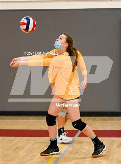 Thumbnail 2 in Holtville vs Canyon Hills (Monte Vista Invitational) photogallery.