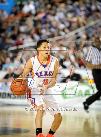 Thumbnail 1 in Garfield vs. Rainier Beach (WIAA 3A Final) photogallery.