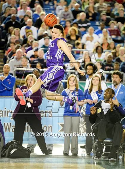 Thumbnail 2 in Garfield vs. Rainier Beach (WIAA 3A Final) photogallery.