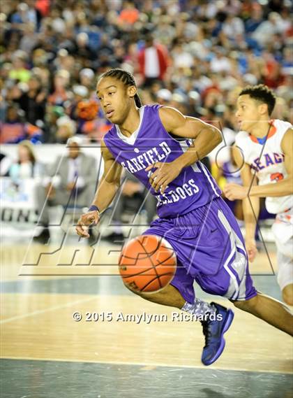 Thumbnail 2 in Garfield vs. Rainier Beach (WIAA 3A Final) photogallery.