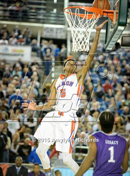Thumbnail 3 in Garfield vs. Rainier Beach (WIAA 3A Final) photogallery.