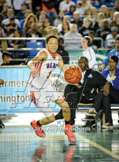 Thumbnail 2 in Garfield vs. Rainier Beach (WIAA 3A Final) photogallery.