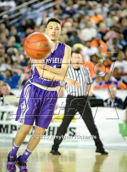 Thumbnail 1 in Garfield vs. Rainier Beach (WIAA 3A Final) photogallery.