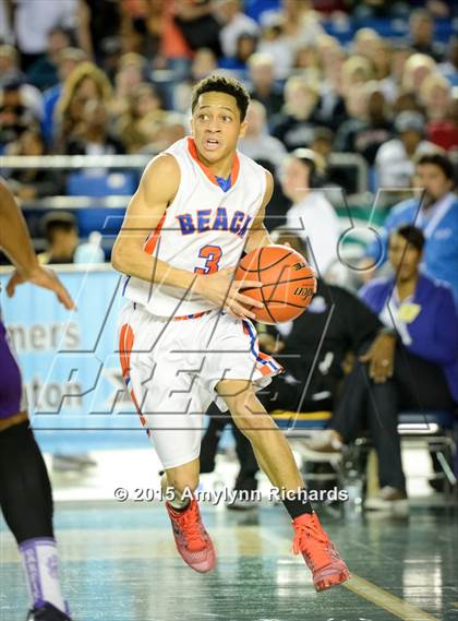 Thumbnail 2 in Garfield vs. Rainier Beach (WIAA 3A Final) photogallery.