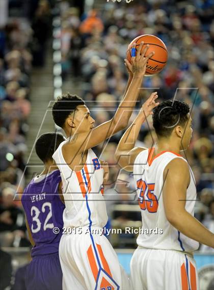 Thumbnail 2 in Garfield vs. Rainier Beach (WIAA 3A Final) photogallery.