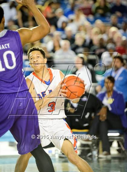 Thumbnail 1 in Garfield vs. Rainier Beach (WIAA 3A Final) photogallery.