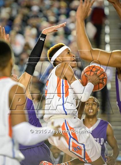 Thumbnail 1 in Garfield vs. Rainier Beach (WIAA 3A Final) photogallery.