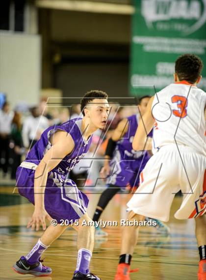 Thumbnail 2 in Garfield vs. Rainier Beach (WIAA 3A Final) photogallery.