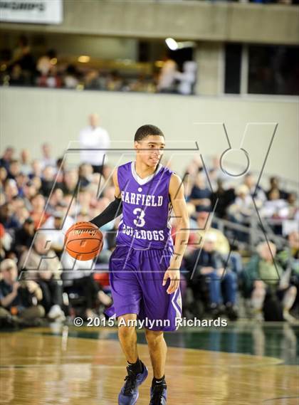 Thumbnail 2 in Garfield vs. Rainier Beach (WIAA 3A Final) photogallery.
