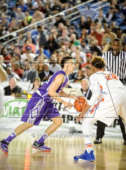 Thumbnail 2 in Garfield vs. Rainier Beach (WIAA 3A Final) photogallery.