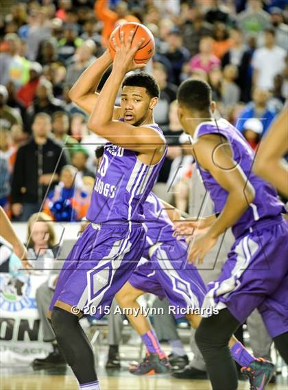 Thumbnail 3 in Garfield vs. Rainier Beach (WIAA 3A Final) photogallery.
