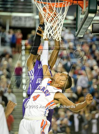 Thumbnail 1 in Garfield vs. Rainier Beach (WIAA 3A Final) photogallery.