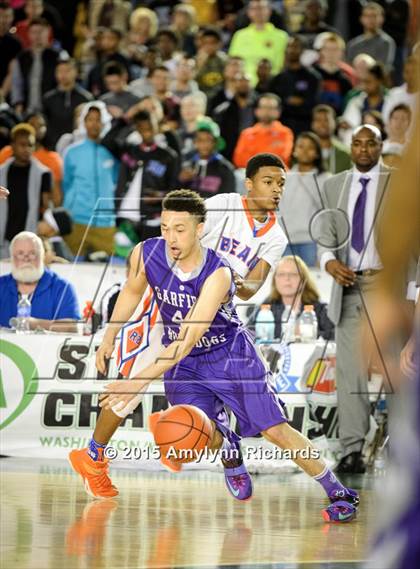 Thumbnail 2 in Garfield vs. Rainier Beach (WIAA 3A Final) photogallery.