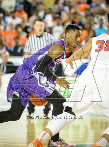 Thumbnail 1 in Garfield vs. Rainier Beach (WIAA 3A Final) photogallery.