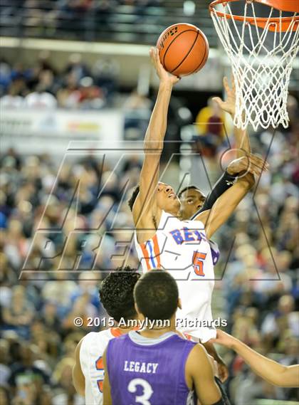 Thumbnail 1 in Garfield vs. Rainier Beach (WIAA 3A Final) photogallery.