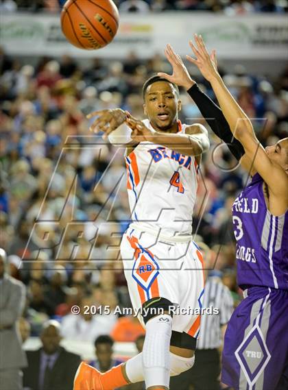 Thumbnail 2 in Garfield vs. Rainier Beach (WIAA 3A Final) photogallery.