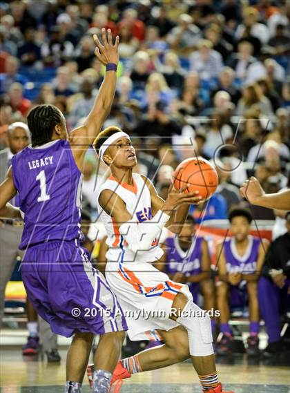 Thumbnail 2 in Garfield vs. Rainier Beach (WIAA 3A Final) photogallery.