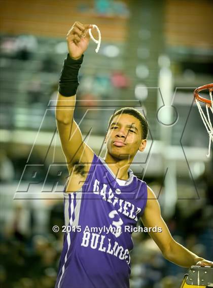 Thumbnail 2 in Garfield vs. Rainier Beach (WIAA 3A Final) photogallery.