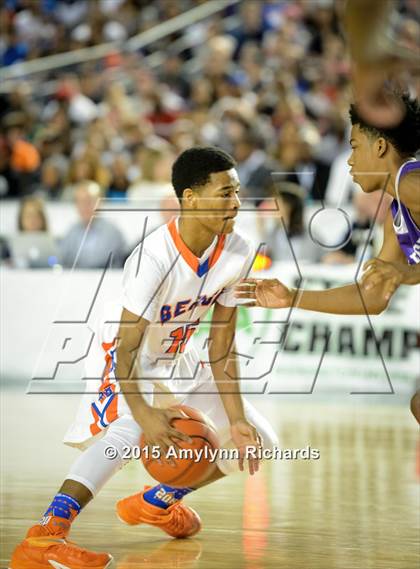 Thumbnail 1 in Garfield vs. Rainier Beach (WIAA 3A Final) photogallery.