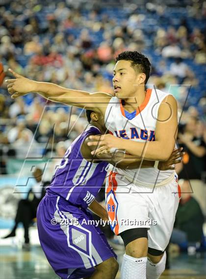 Thumbnail 2 in Garfield vs. Rainier Beach (WIAA 3A Final) photogallery.