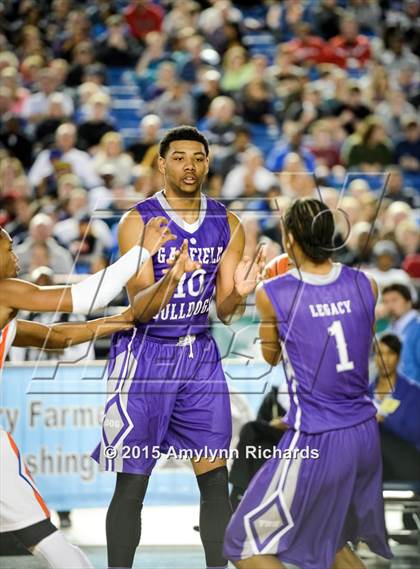 Thumbnail 3 in Garfield vs. Rainier Beach (WIAA 3A Final) photogallery.