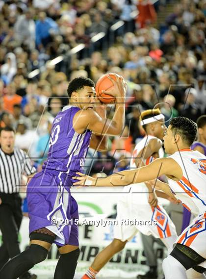 Thumbnail 2 in Garfield vs. Rainier Beach (WIAA 3A Final) photogallery.