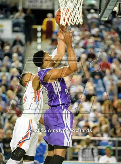 Thumbnail 2 in Garfield vs. Rainier Beach (WIAA 3A Final) photogallery.
