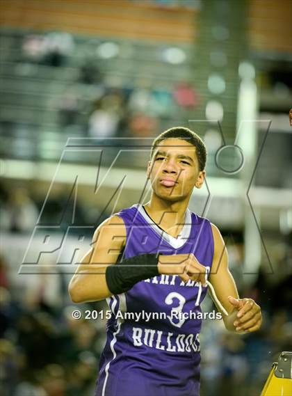 Thumbnail 1 in Garfield vs. Rainier Beach (WIAA 3A Final) photogallery.
