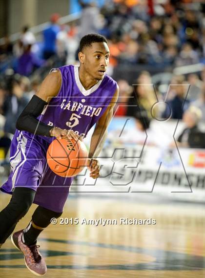 Thumbnail 2 in Garfield vs. Rainier Beach (WIAA 3A Final) photogallery.
