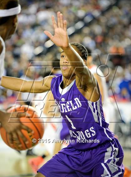 Thumbnail 2 in Garfield vs. Rainier Beach (WIAA 3A Final) photogallery.