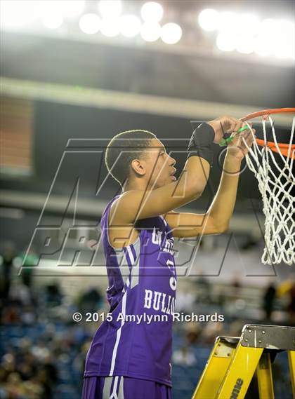 Thumbnail 1 in Garfield vs. Rainier Beach (WIAA 3A Final) photogallery.