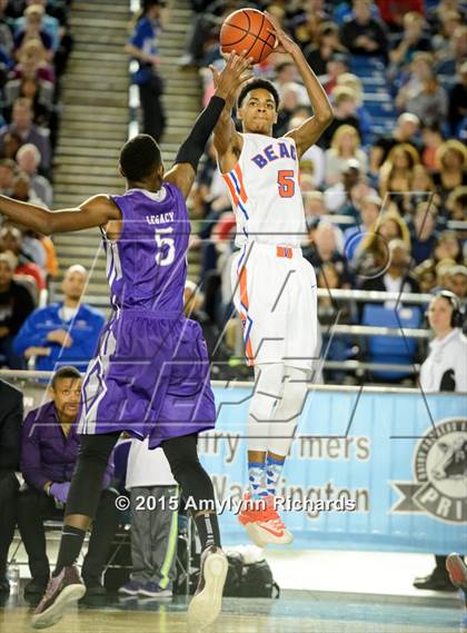 Thumbnail 3 in Garfield vs. Rainier Beach (WIAA 3A Final) photogallery.