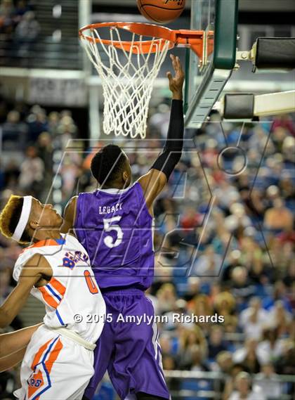 Thumbnail 2 in Garfield vs. Rainier Beach (WIAA 3A Final) photogallery.