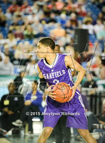 Thumbnail 1 in Garfield vs. Rainier Beach (WIAA 3A Final) photogallery.
