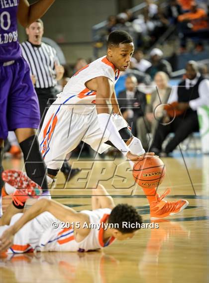 Thumbnail 3 in Garfield vs. Rainier Beach (WIAA 3A Final) photogallery.